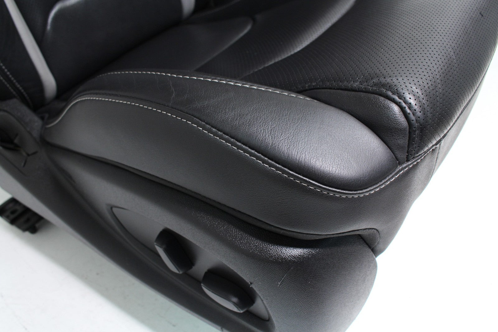 2016 - 2024 Camaro Front Seats, 2LT Black Leather Heated Ventilated Powered