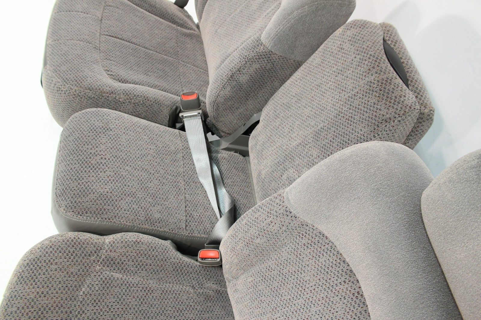 1999 - 2006 GM Sierra Silverado Front Seats, Manual Gray Cloth 40-20-40 w/ Entry