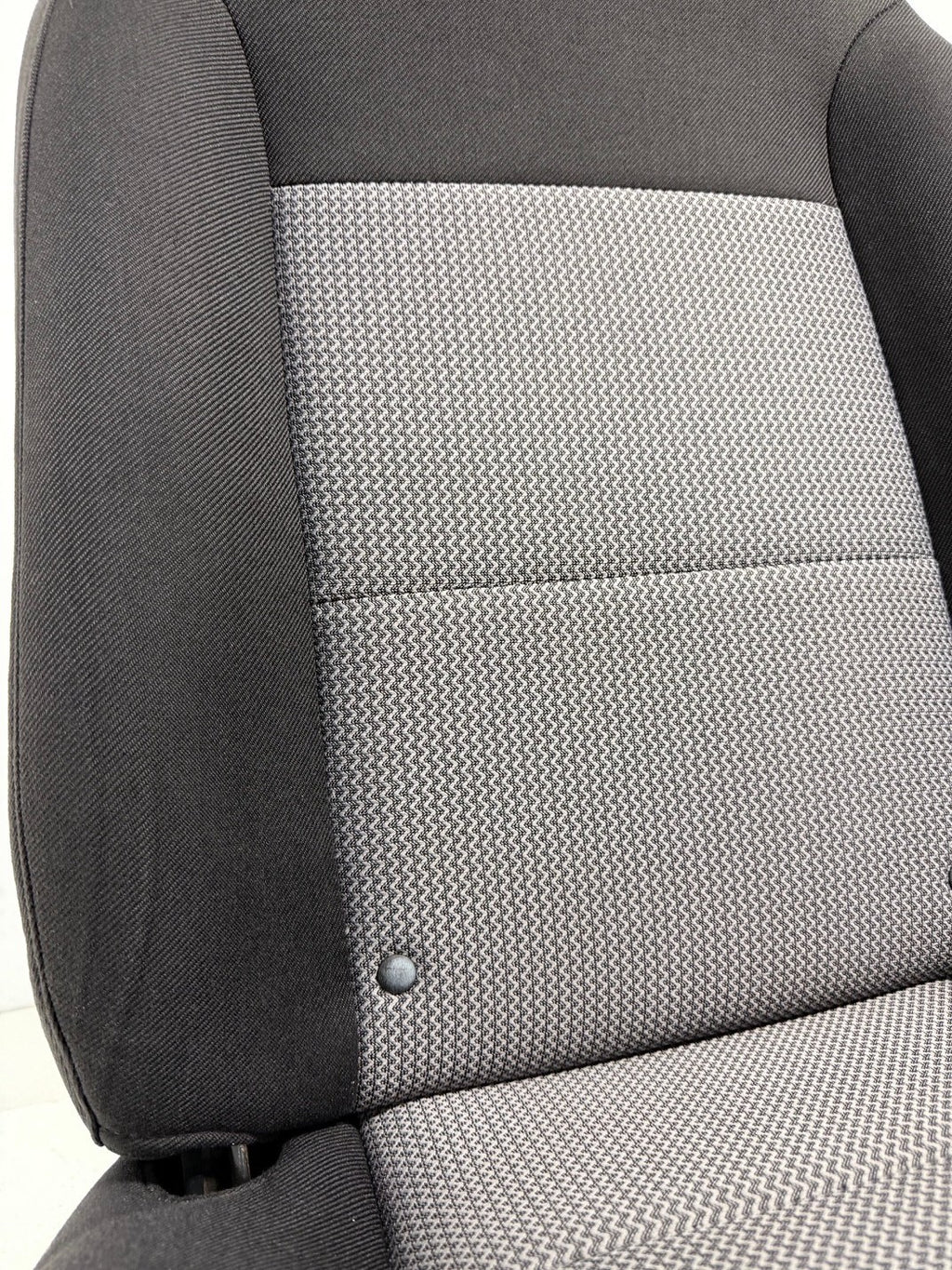 1998 - 2009 Ford Ranger Front Seats & Console, Black Gray Cloth , Extended Cab