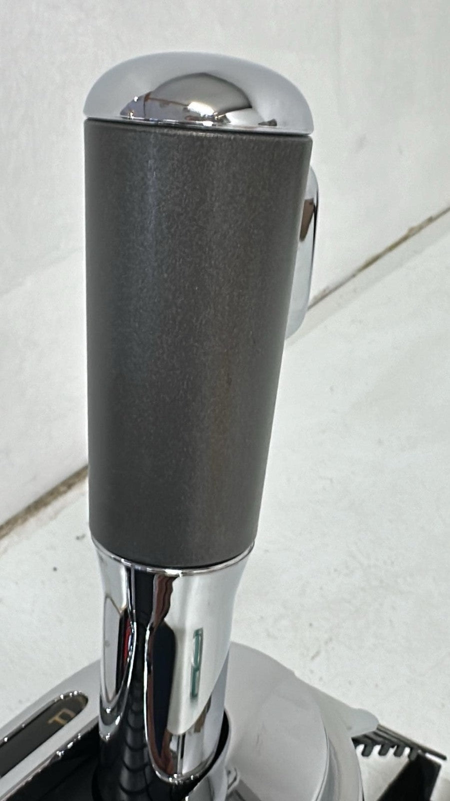 2004 - 2008 Ford F-150 Floor Shifter, Mint w/ Chrome Trim, Console Gear Knob