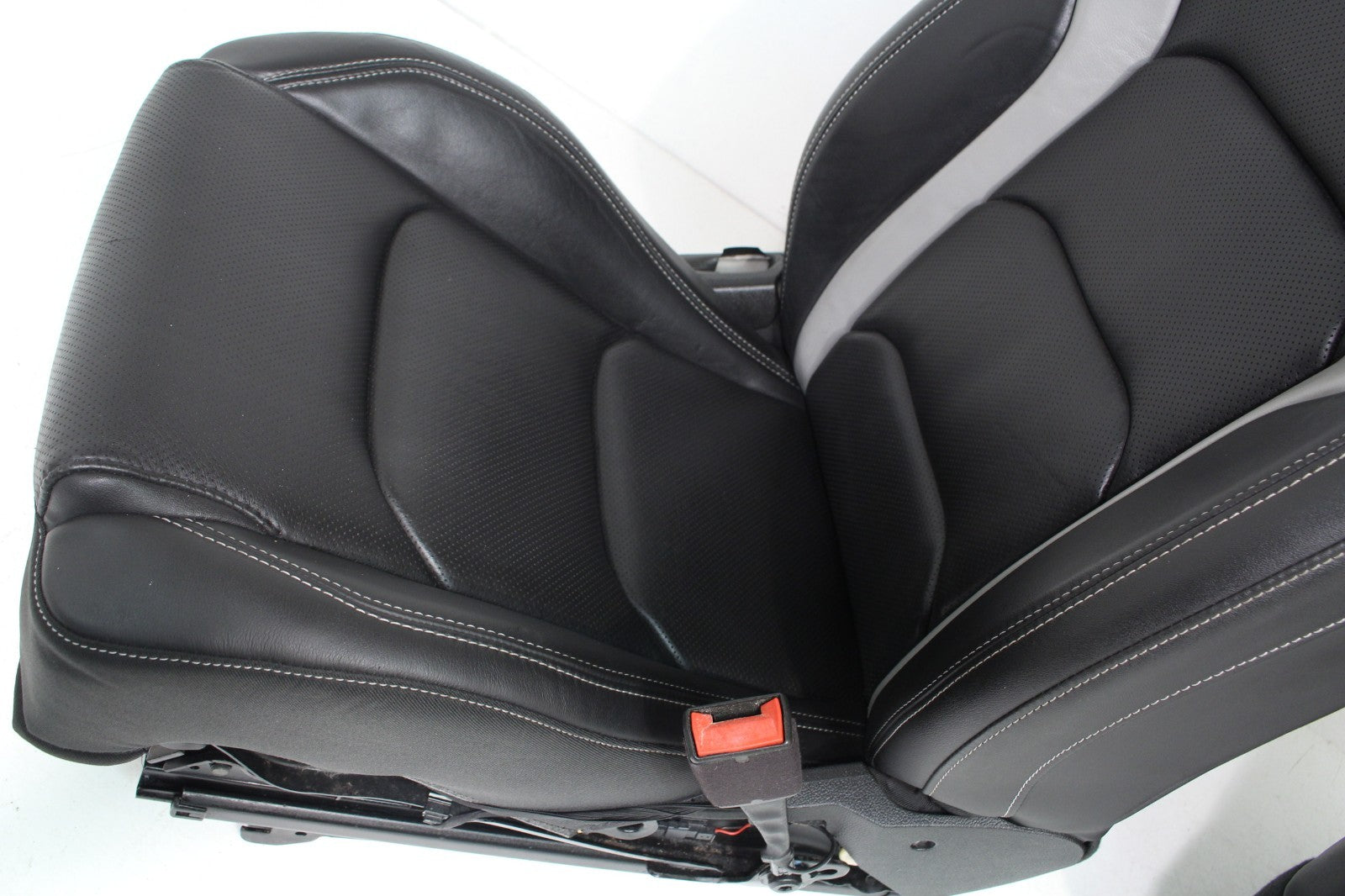 2016 - 2024 Camaro Front Seats, 2LT Black Leather Heated Ventilated Powered