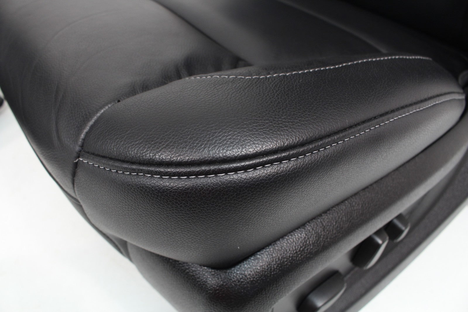 2014 - 2019 GM Sierra Silverado LTZ Front Seats, Black Leather, Powered Heated