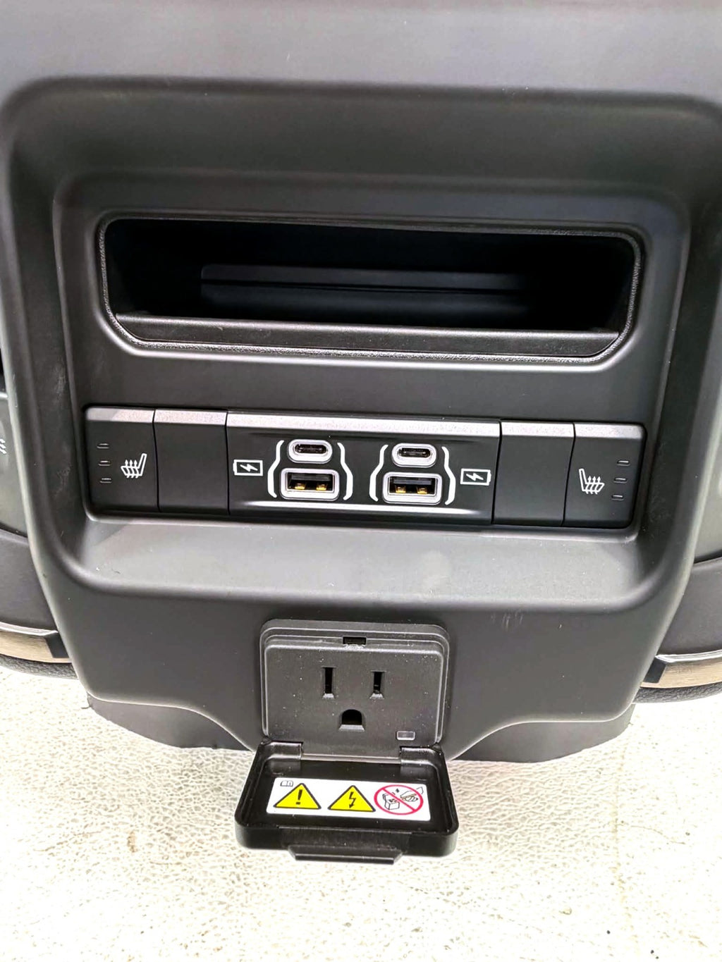 2019 - 2026 DT Ram 1500 Center Console Black Leather LIMITED w/ Wireless Charger