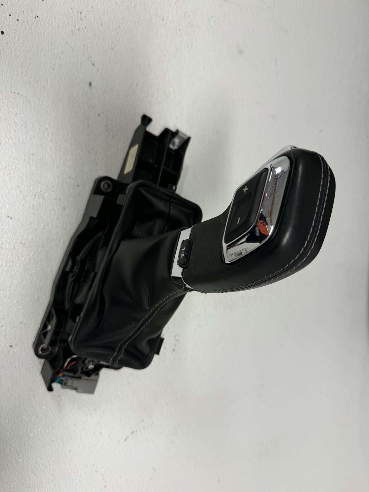 2015-2020 Ford F-150 6-Speed Console Floor Shifter Assembly XLT Sport Black