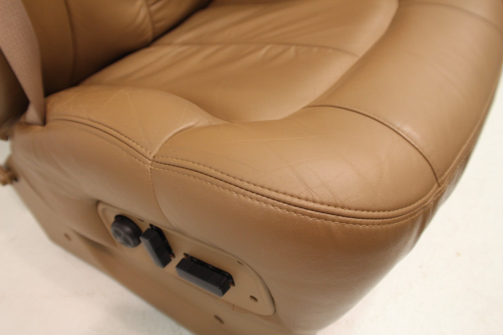 1999 - 2002 Chevy Silverado Sierra Bucket Seats, Oak Tan Leather Power Heat