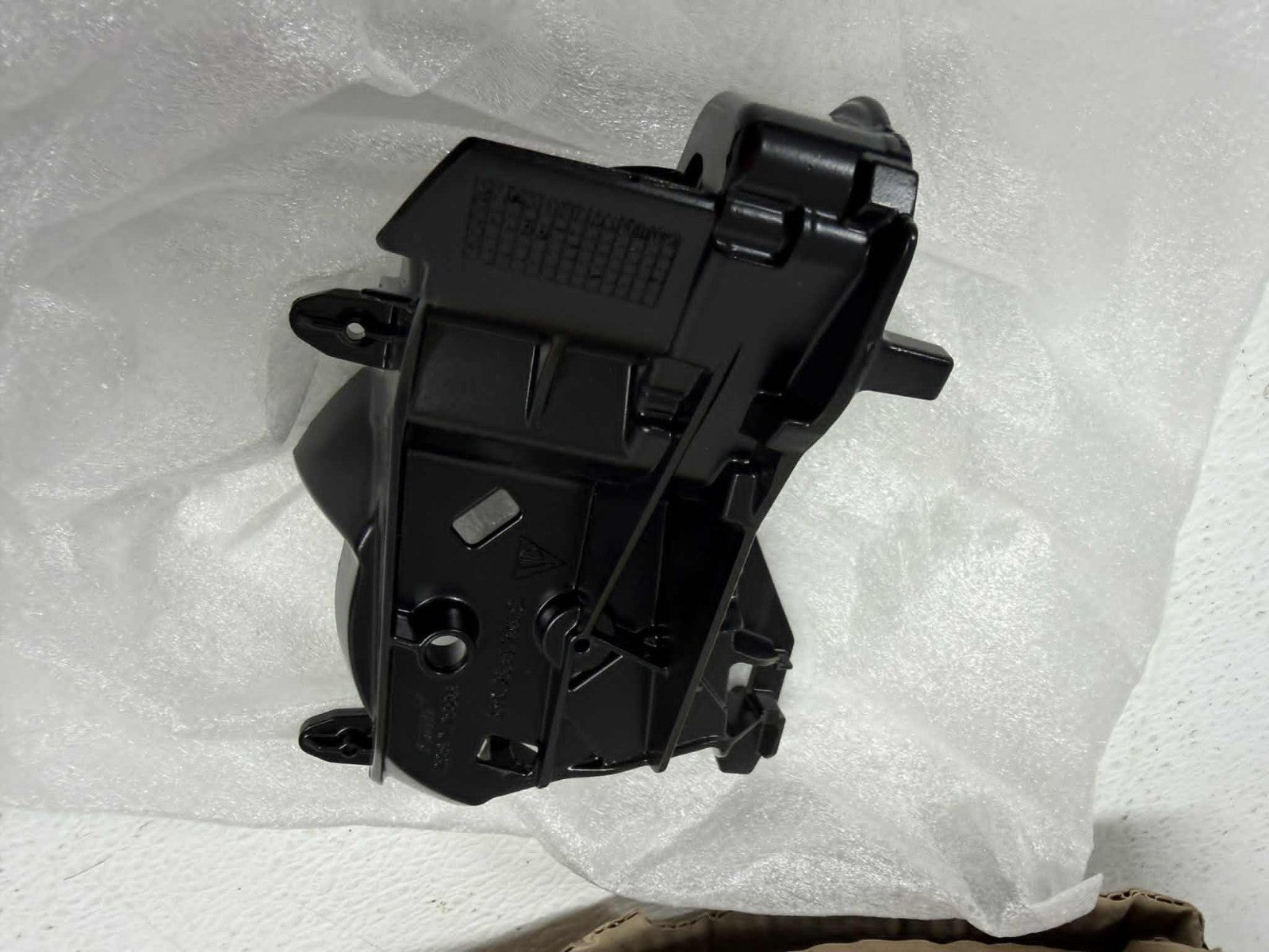 15 - 26 Porsche Macan Right Passenger Door Mirror Housing Bracket OEM 95B858298C