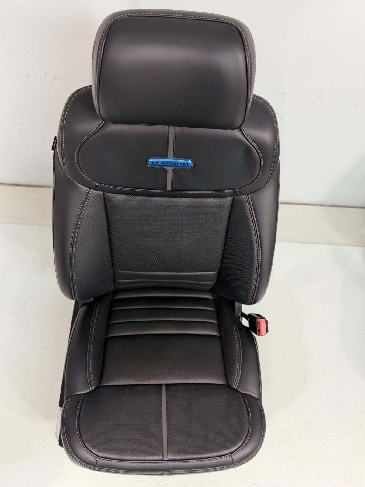 2021 - 2026 F-150 Super Duty Platinum Front Seats, Black Leather Gray Massaging
