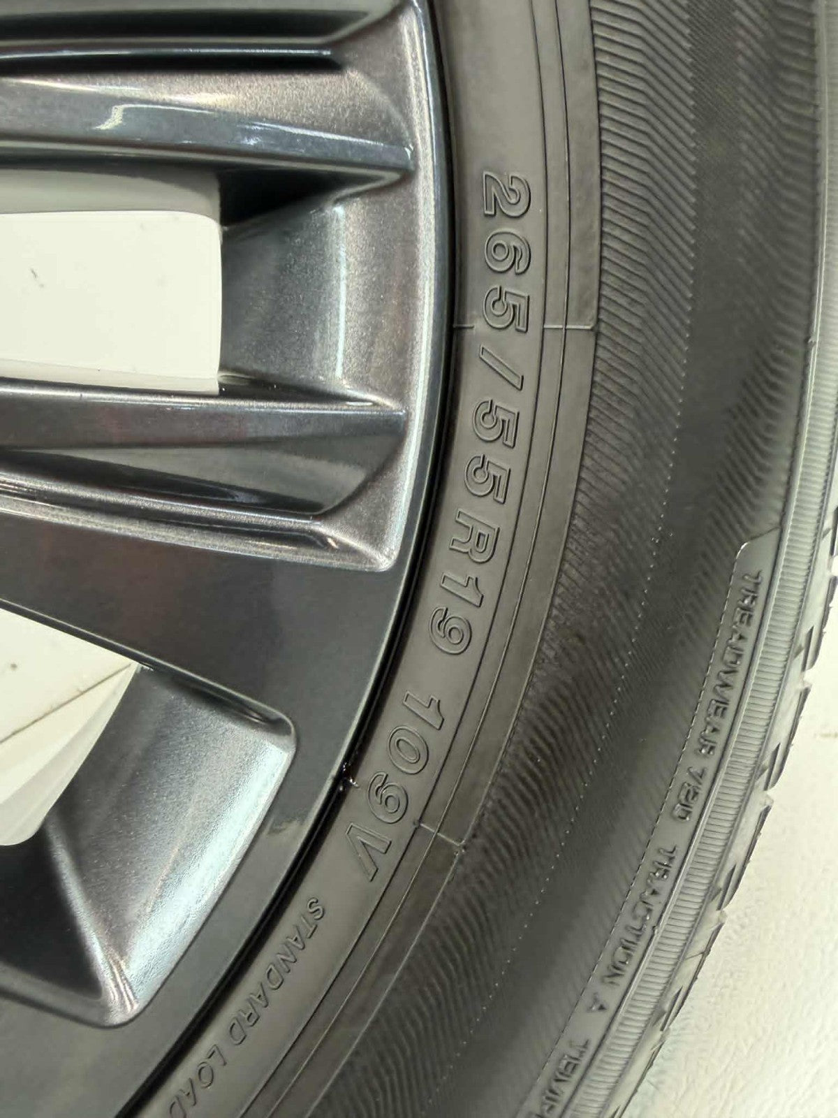 19" Lexus GX460 OEM Wheels Set 4 Dark Gray Sport Design Yokohama Tires 265/55R19