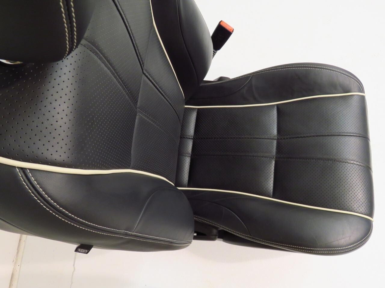 2010 - 2015 Jaguar XJ-L (X351) Black Leather Heated & Powered Front Seats