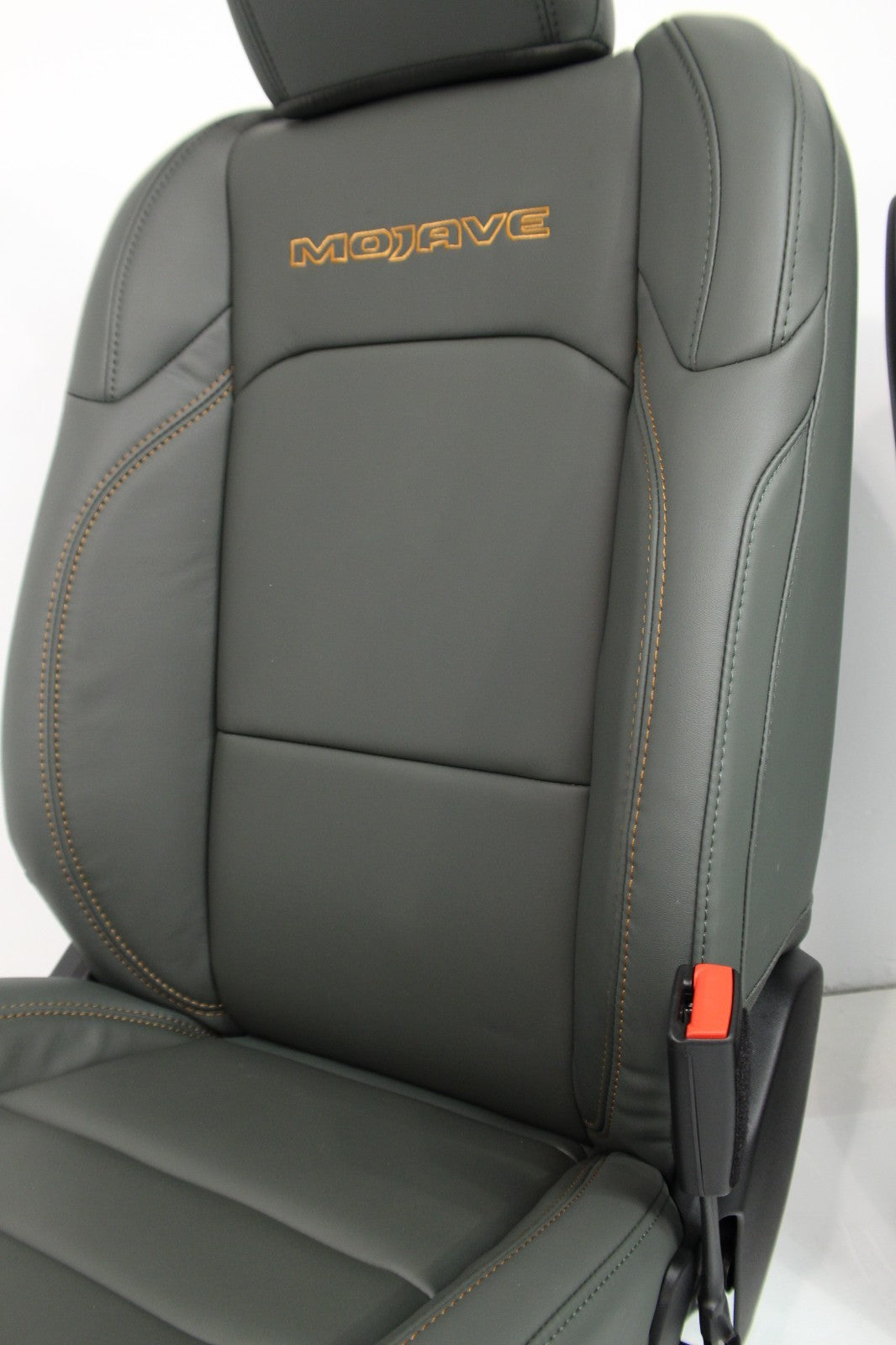 2020 - 2025 Jeep Gladiator Mojave X Power Leather Seats - Black Green OEM