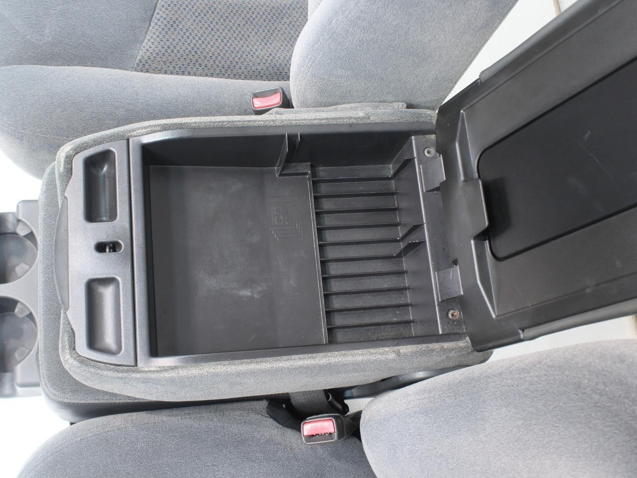 1999-2006 Sierra Silverado Front Seats, Dark Gray Cloth Split Bench w Jump Seat