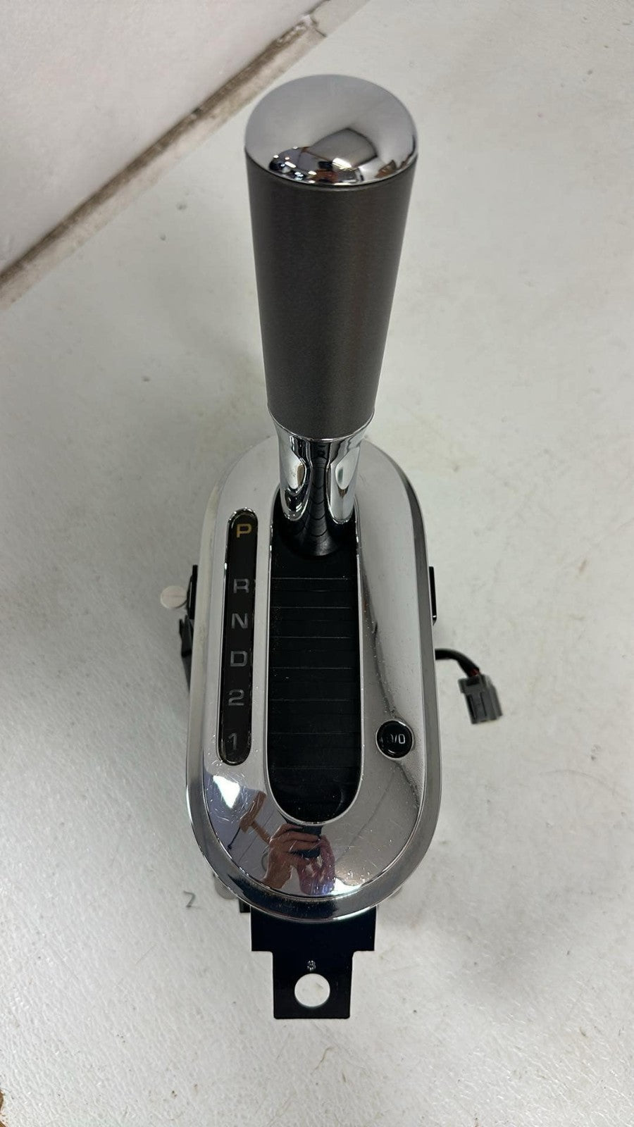 2004 - 2008 Ford F-150 Floor Shifter, Mint w/ Chrome Trim, Console Gear Knob