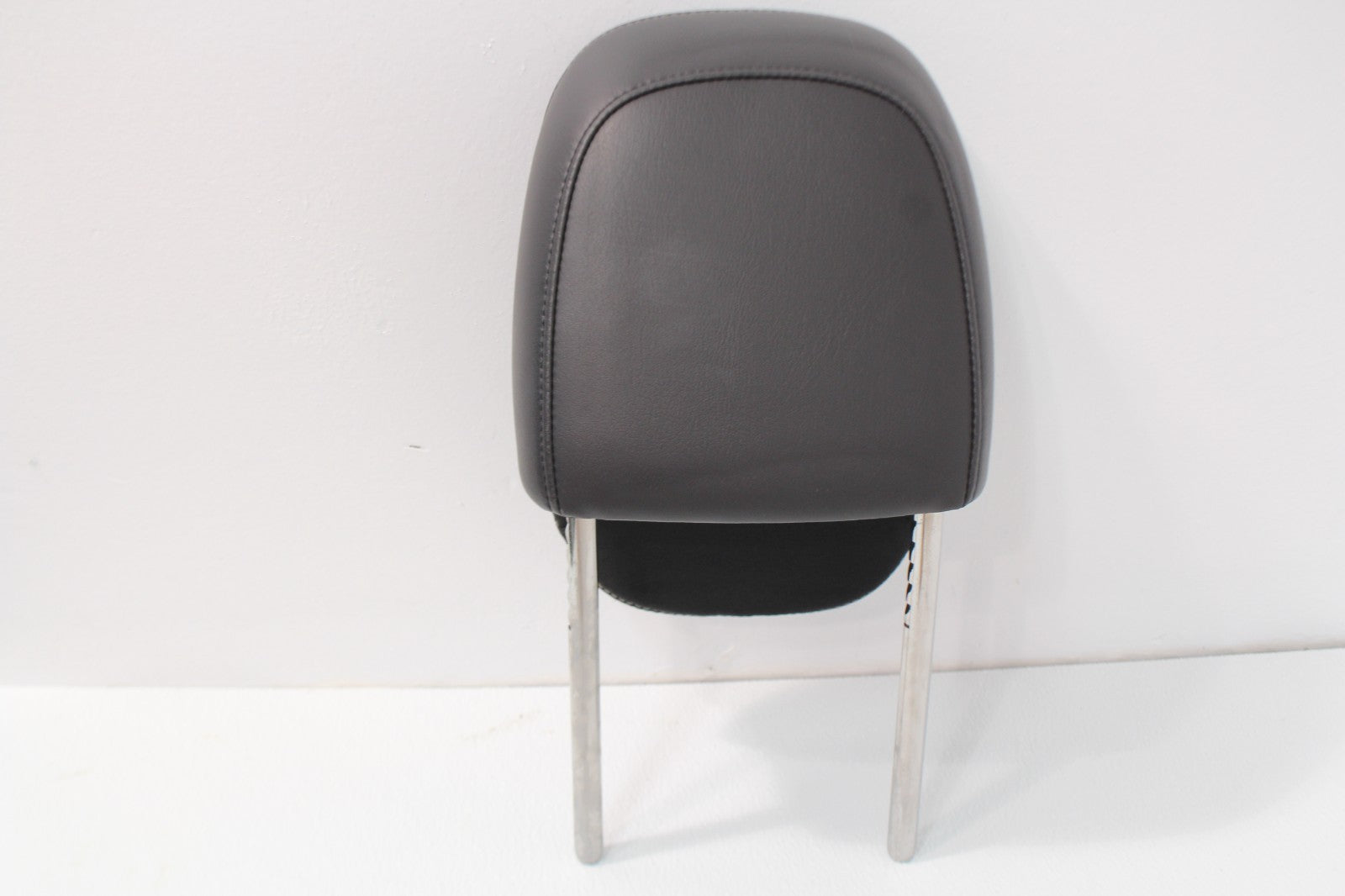 2010 - 2015 Chevrolet Camaro Front Seat Headrest , SS Black Leather, Mint Used