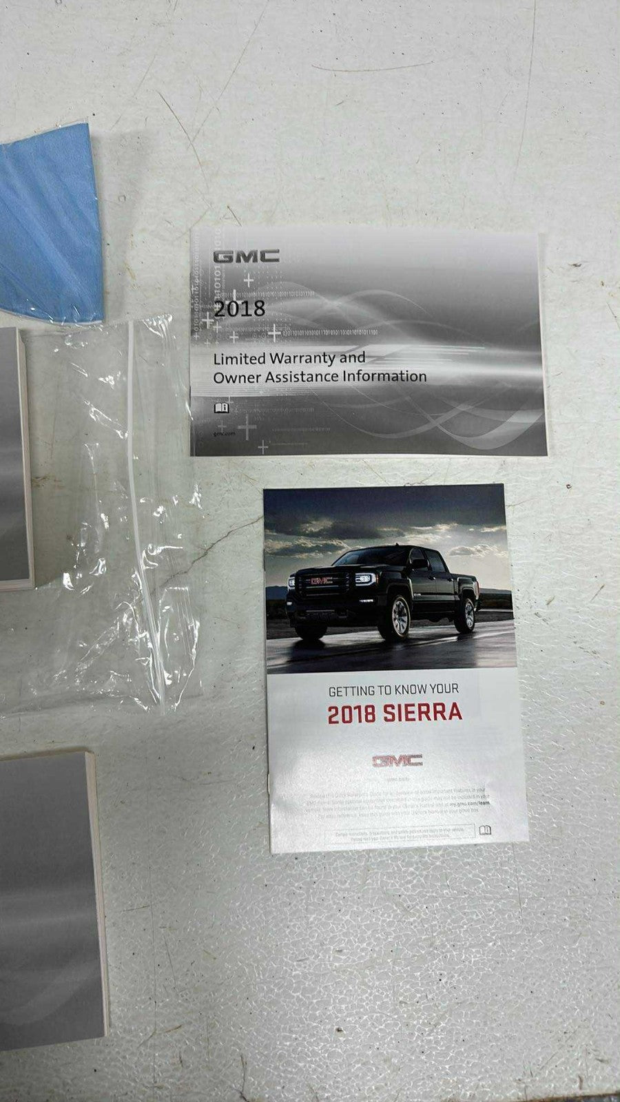 2018 GMC Sierra Owners Manual Portfolio, SLE SLT Denali w/ Infotainment Booklets